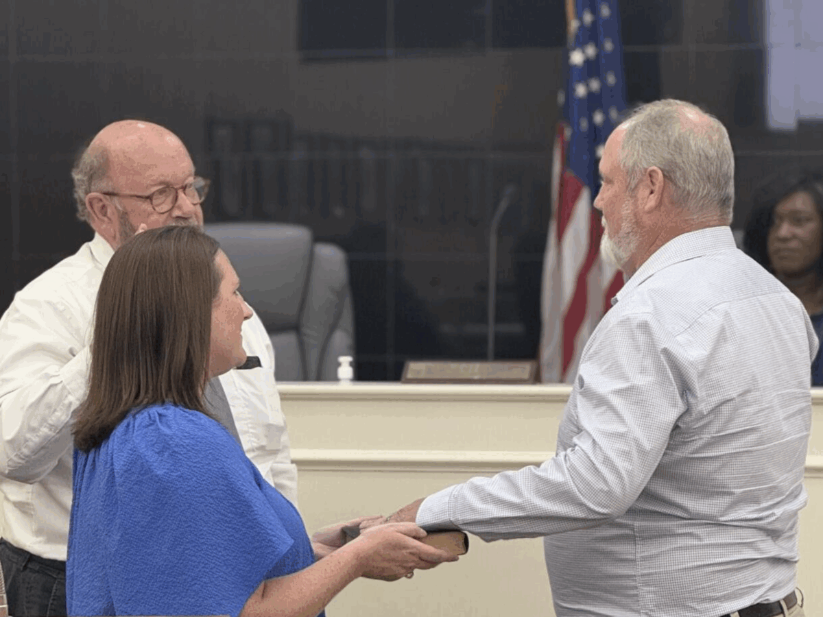 City Council approves quarry rezoning, appoints Patrick Stewart to city council